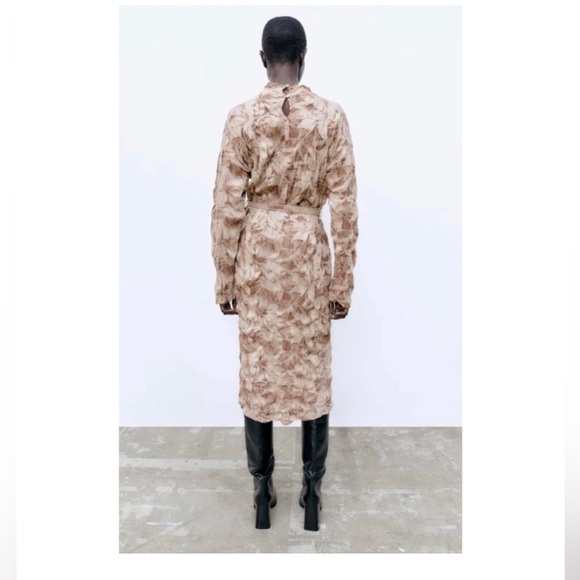 Zara Printed Jacquard Tie Waist Crinkle Wrinkle Effect Long Sleeve Midi Dress - Picture 2 of 9